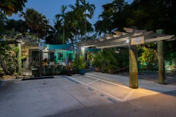 Coconut Mallory Resort Lobby - Key West